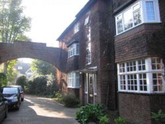 			NEW ON!, 2 Bedroom, 1 bath, 1 reception Flat			 East End Road, EAST FINCHLEY N3